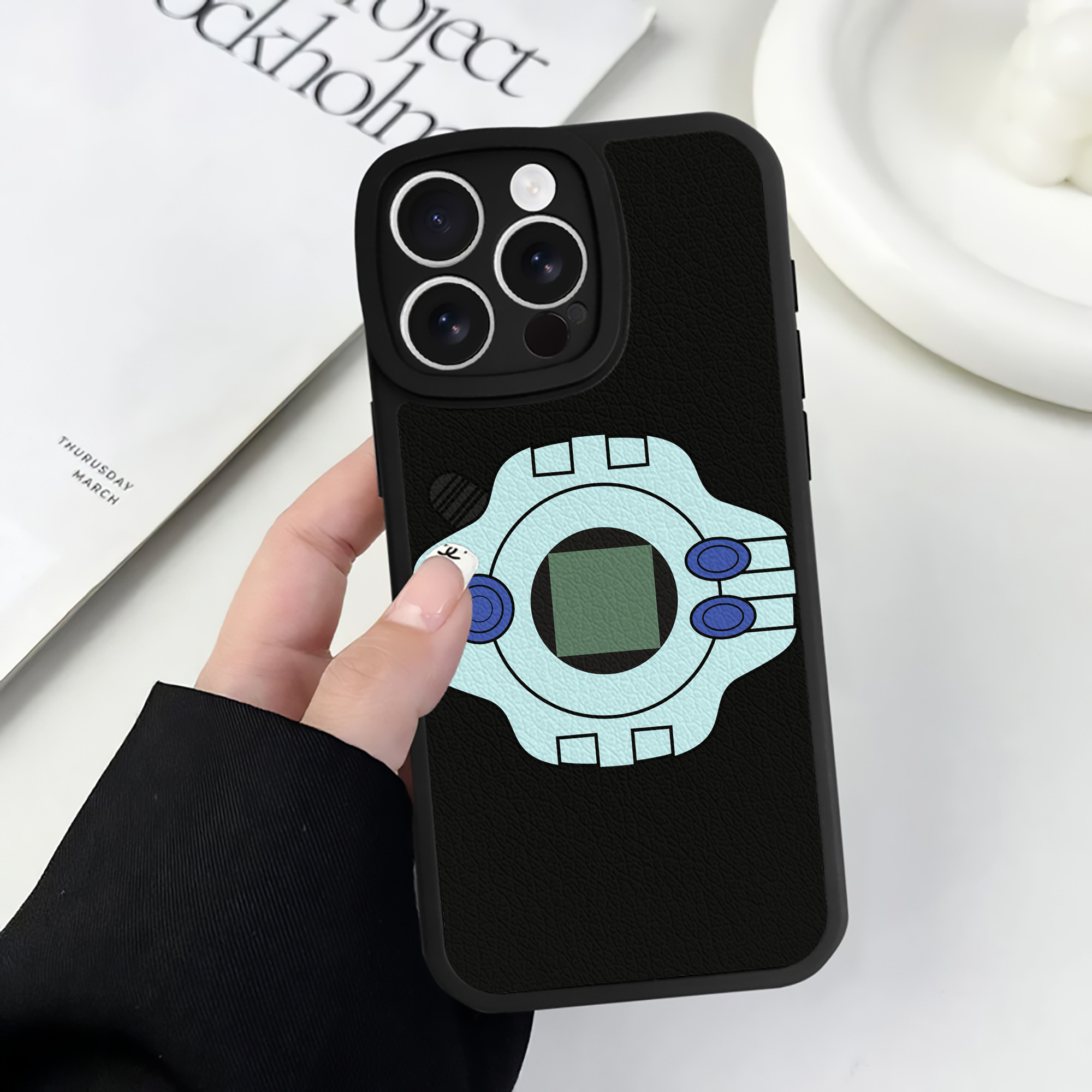 （画像用） Digimon デジタルモンスター/デジモン 【iPhone 16シリーズ対応】シリコンスマホケース（レザー調） 材質：シリコン